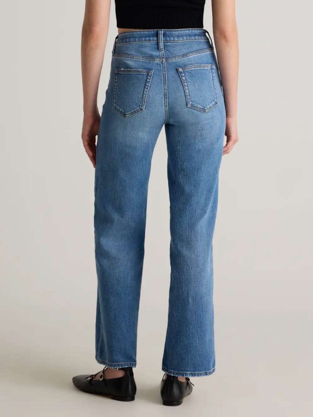 Quince Straight-Leg Women's Jeans in Medium Blue - Picture 2 of 8